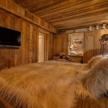 וילה Unique Chalet 7 Bedrooms